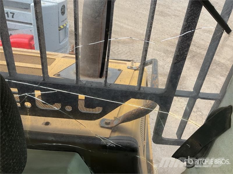 CAT 973D Гусеничные фронтальные погрузчики
