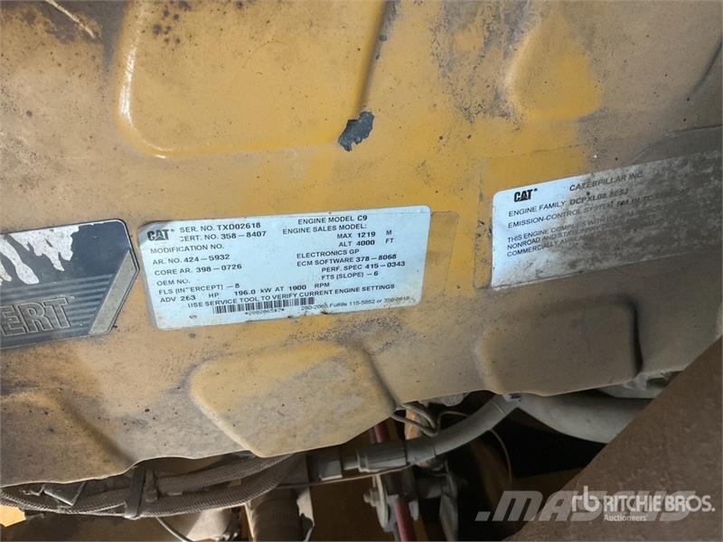 CAT 973D Гусеничные фронтальные погрузчики