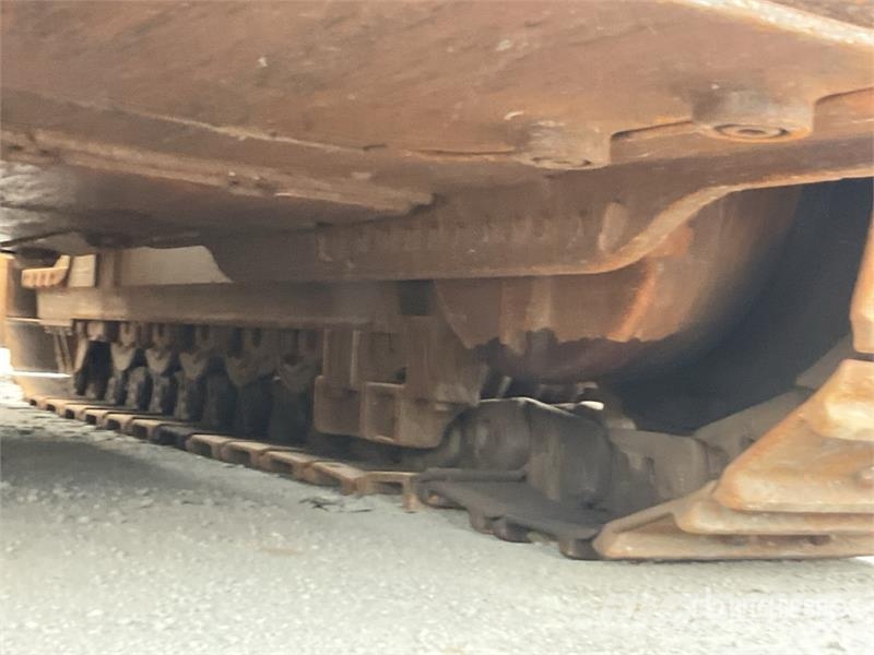 CAT 973D Гусеничные фронтальные погрузчики