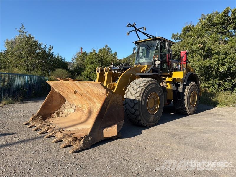 CAT 980M لوادر بعجل