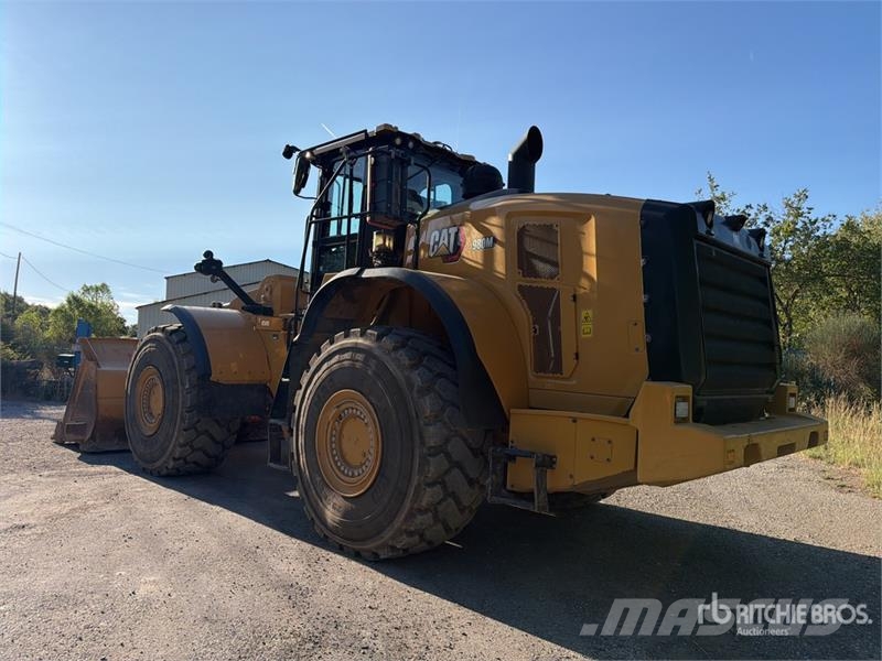 CAT 980M لوادر بعجل