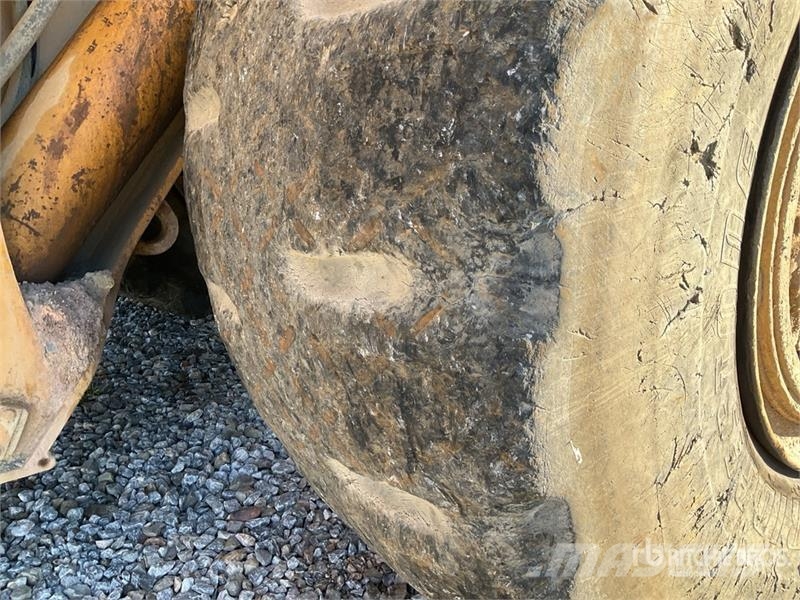 CAT 990 Series II Utovarivači na kotačima