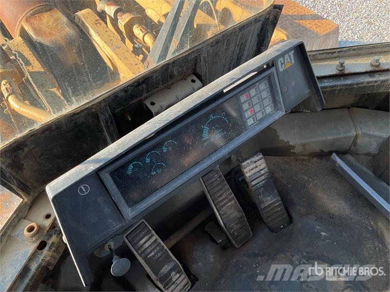 CAT 990 Series II Utovarivači na kotačima