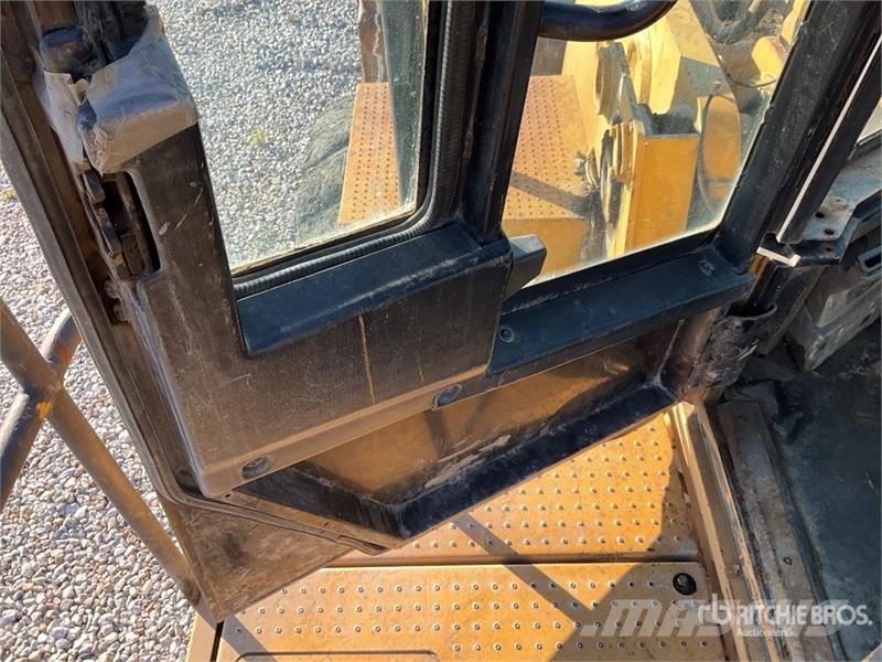 CAT 990 Series II Utovarivači na kotačima