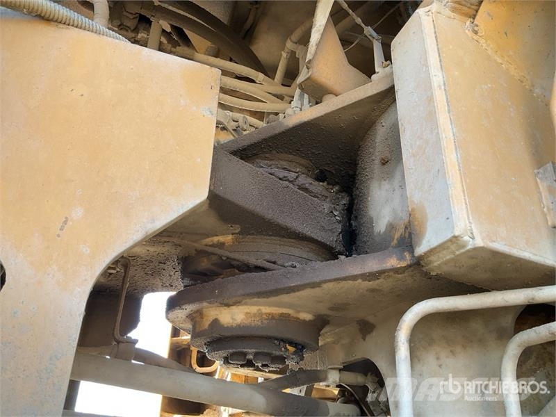 CAT 990 Series II Utovarivači na kotačima