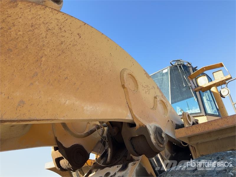 CAT 990 Series II Utovarivači na kotačima