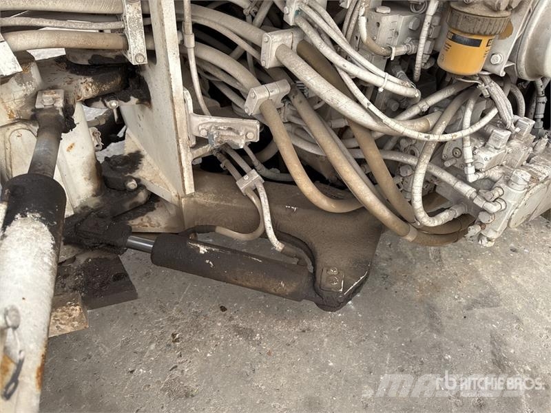 CAT CB535B Compacteur Vibrant Combination Roller Kombivältar