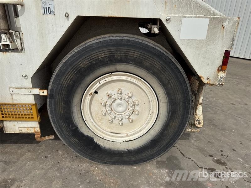 CAT CB535B Compacteur Vibrant Combination Roller Kombivältar