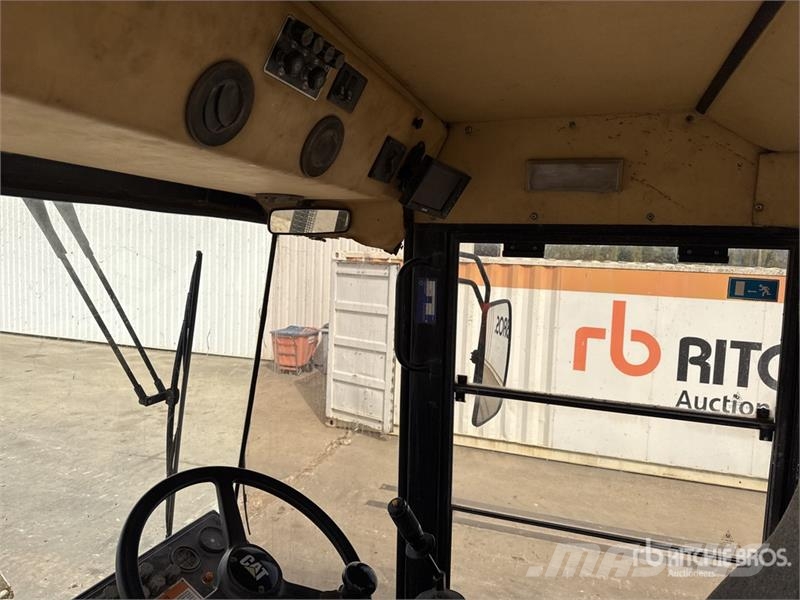 CAT CB535B Compacteur Vibrant Combination Roller Kombivältar
