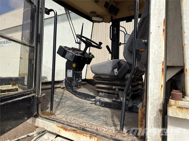 CAT CB535B Compacteur Vibrant Combination Roller Kombivältar