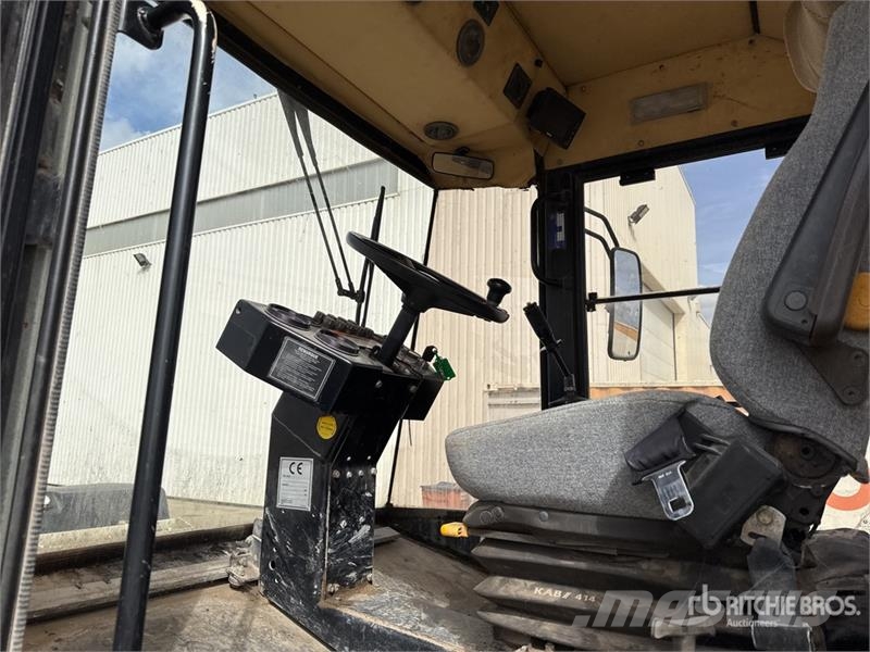 CAT CB535B Compacteur Vibrant Combination Roller Kombivältar