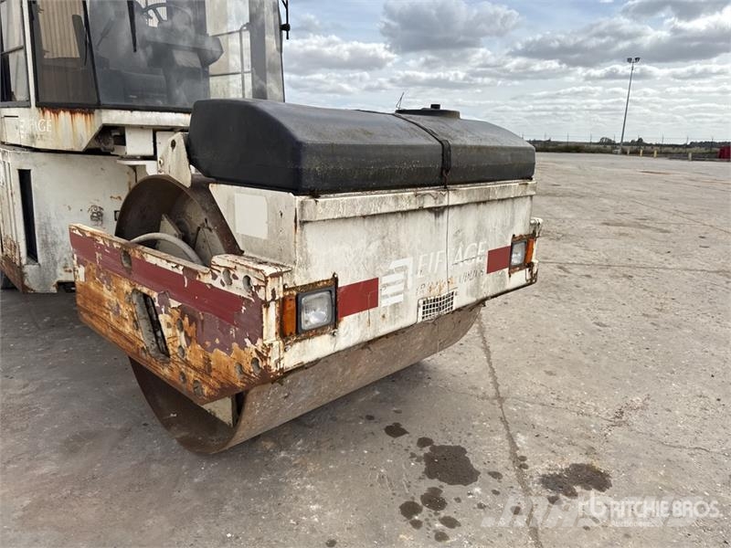 CAT CB535B Compacteur Vibrant Combination Roller Kombivältar