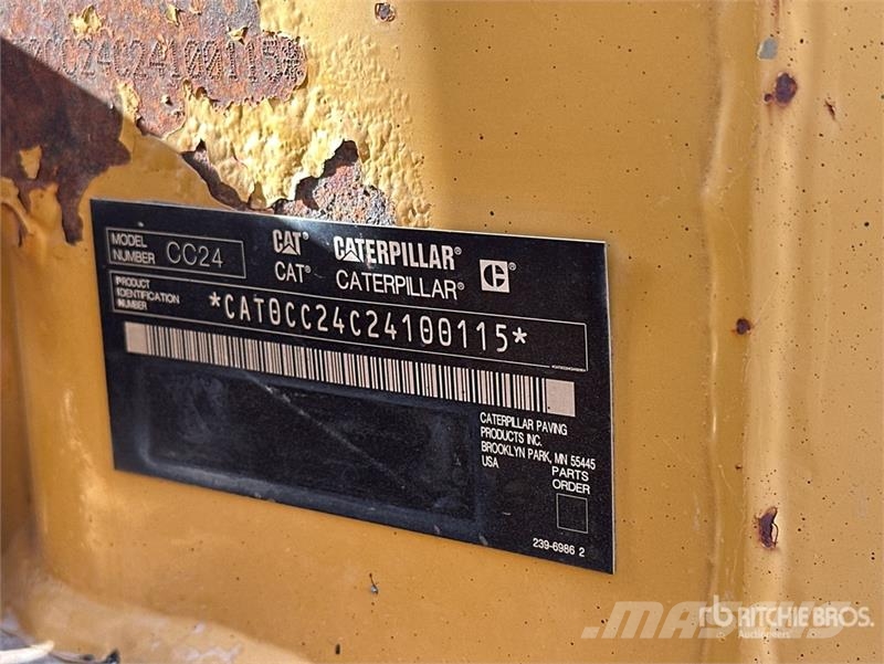 CAT CC24 Compacteur Monocylindre Smooth Drum Compactor Single drum rollers