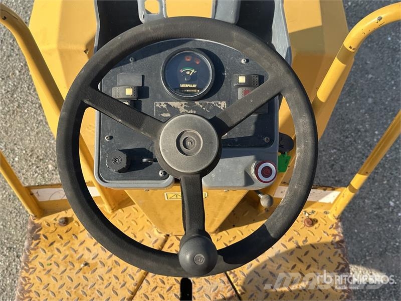 CAT CC24 Compacteur Monocylindre Smooth Drum Compactor Single drum rollers