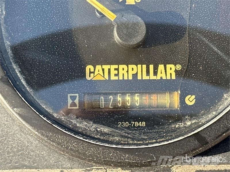CAT CC24 Compacteur Monocylindre Smooth Drum Compactor Single drum rollers