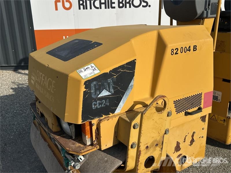 CAT CC24 Compacteur Monocylindre Smooth Drum Compactor Single drum rollers