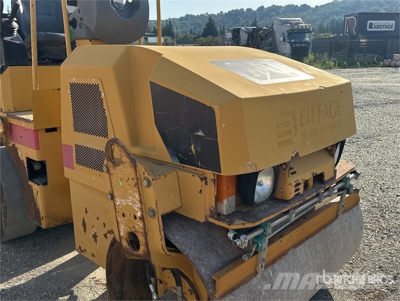 CAT CC24 Compacteur Monocylindre Smooth Drum Compactor Single drum rollers