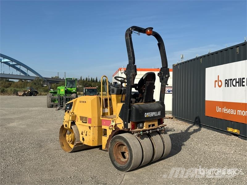CAT CC24 Compacteur Monocylindre Smooth Drum Compactor Single drum rollers