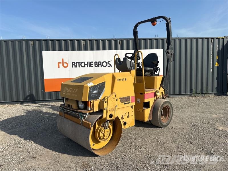 CAT CC24 Compacteur Monocylindre Smooth Drum Compactor Single drum rollers