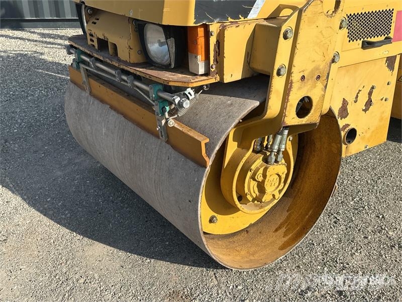 CAT CC24 Compacteur Monocylindre Smooth Drum Compactor Single drum rollers