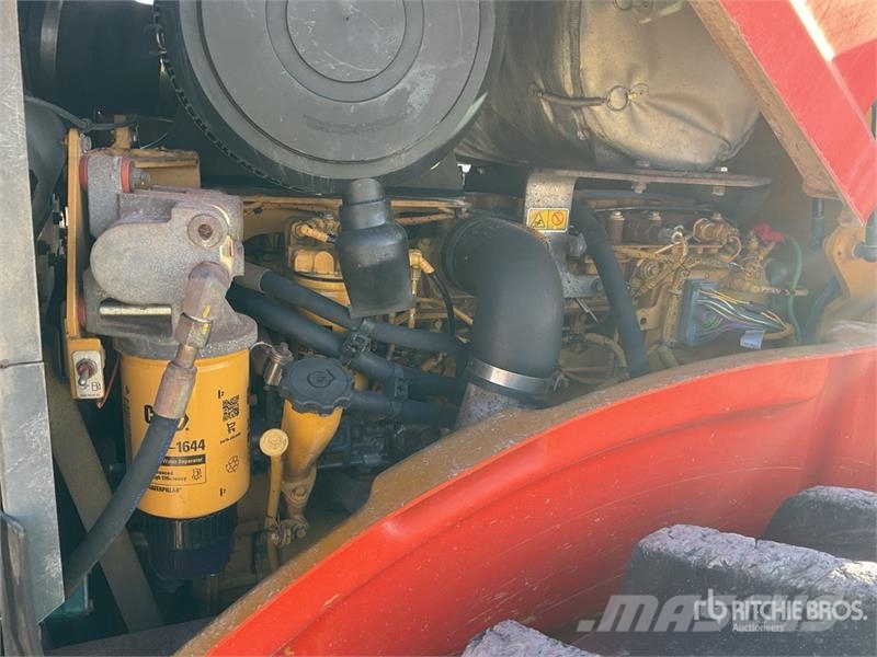 CAT CP76 Padfoot Drum Compactor Valsetog
