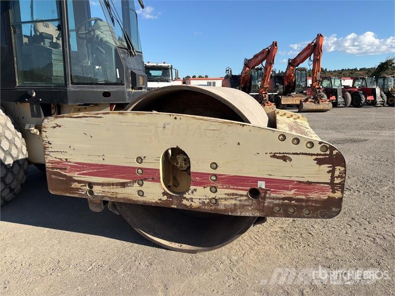 CAT CS-663E Tek tamburlu silindirler