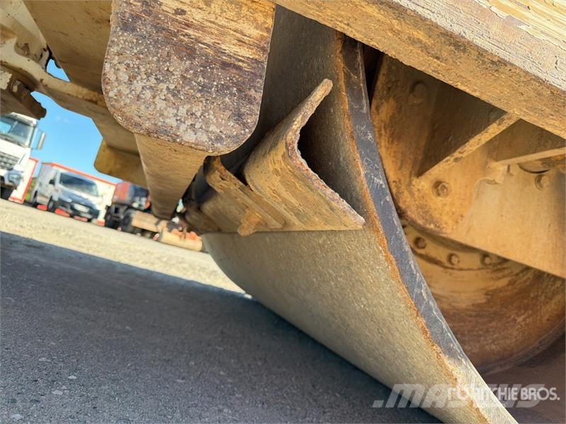 CAT CS-663E Tek tamburlu silindirler