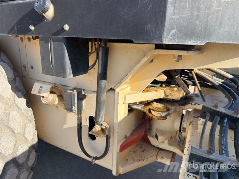 CAT CS-663E Tek tamburlu silindirler
