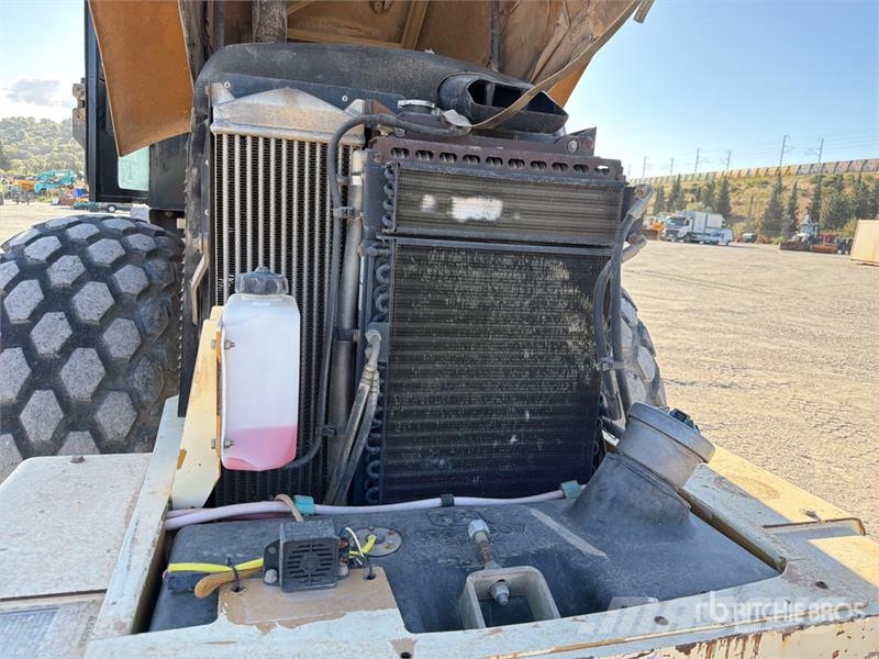 CAT CS-663E Tek tamburlu silindirler