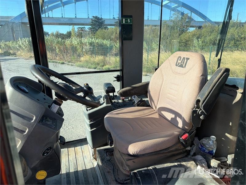 CAT CS-663E Tek tamburlu silindirler