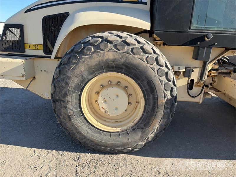 CAT CS-663E Tek tamburlu silindirler