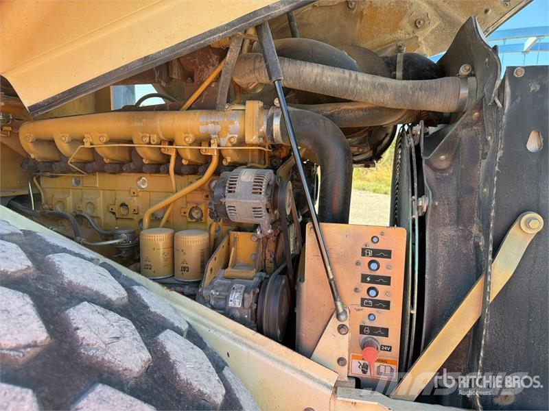 CAT CS-663E Tek tamburlu silindirler