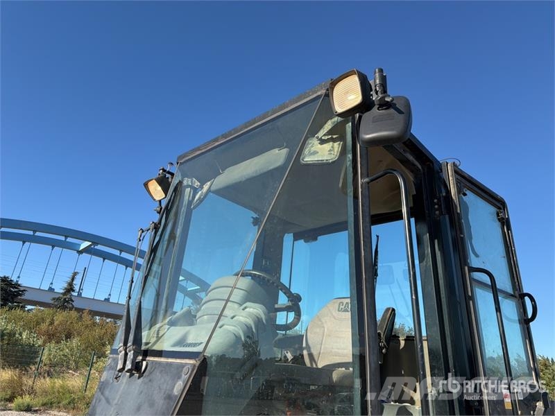 CAT CS-663E Tek tamburlu silindirler