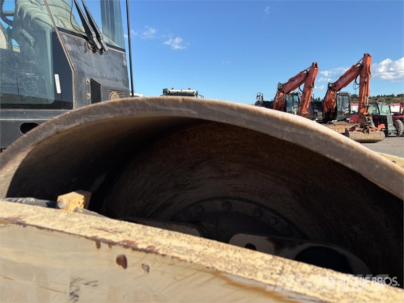 CAT CS-663E Tek tamburlu silindirler