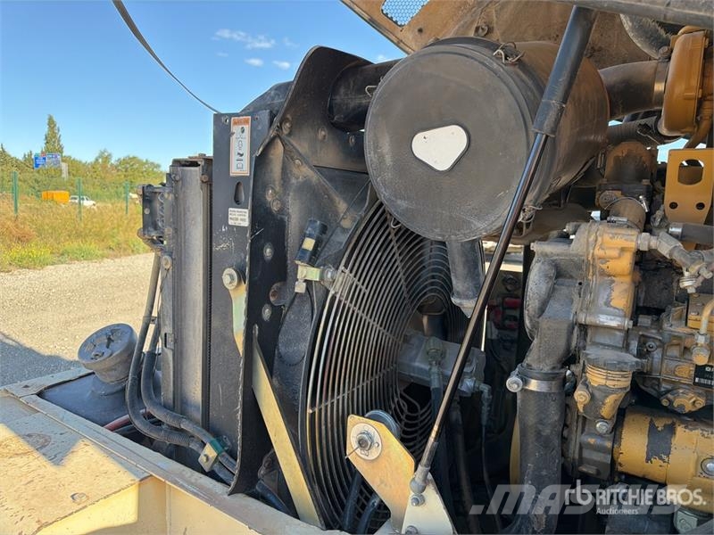 CAT CS-663E Tek tamburlu silindirler