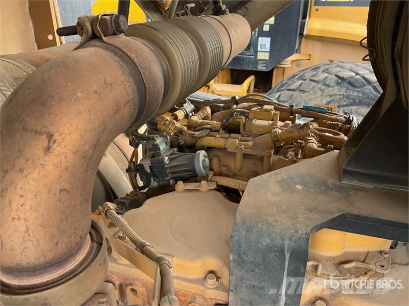 CAT CS78B Smooth Drum Compactor Enkelt tromle