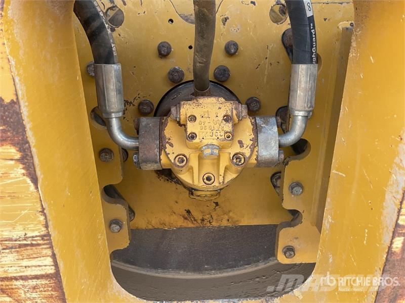 CAT CS78B Smooth Drum Compactor Enkelt tromle