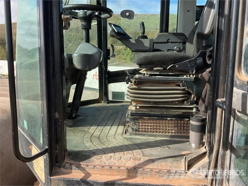 CAT CS78B Smooth Drum Compactor Enkelt tromle