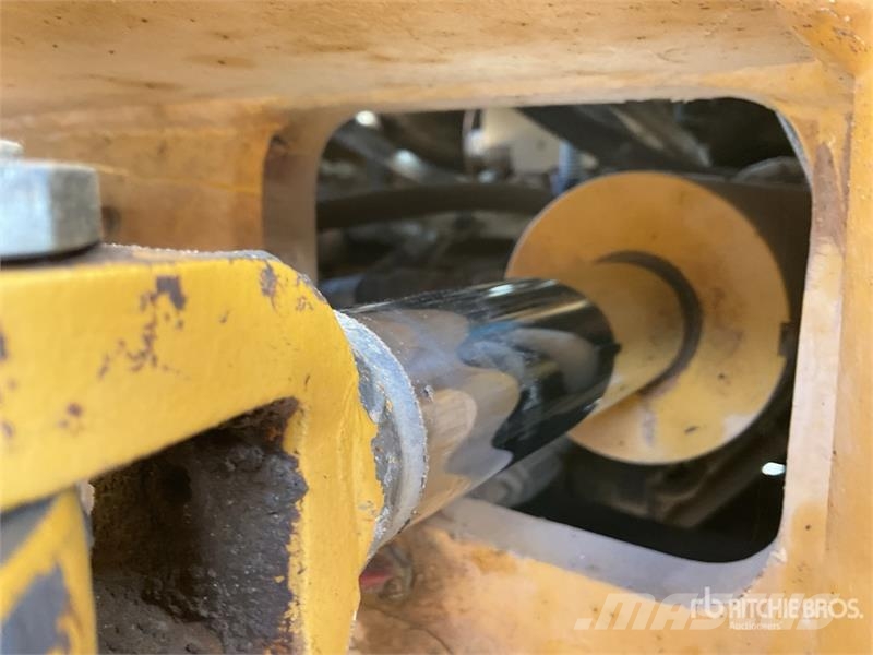 CAT CS78B Smooth Drum Compactor Single drum rollers