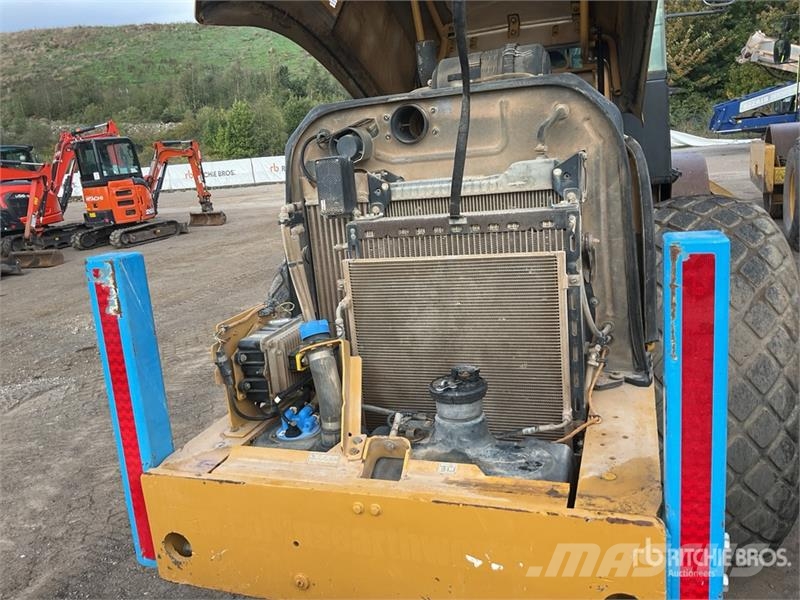 CAT CS78B Smooth Drum Compactor Enkelt tromle