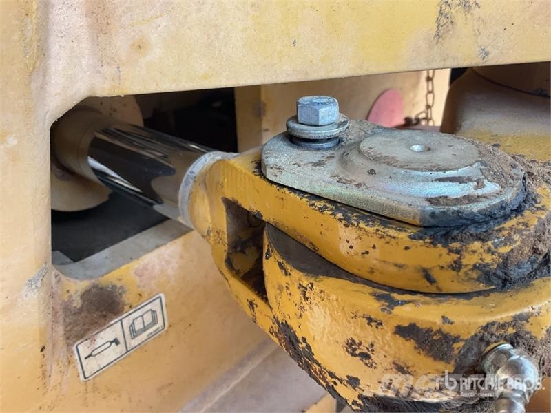 CAT CS78B Smooth Drum Compactor Enkelt tromle