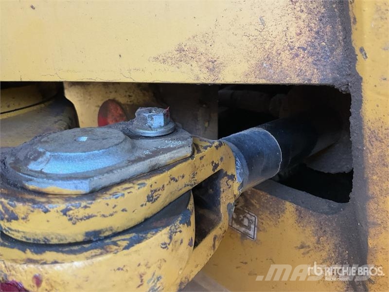 CAT CS78B Smooth Drum Compactor Enkelt tromle