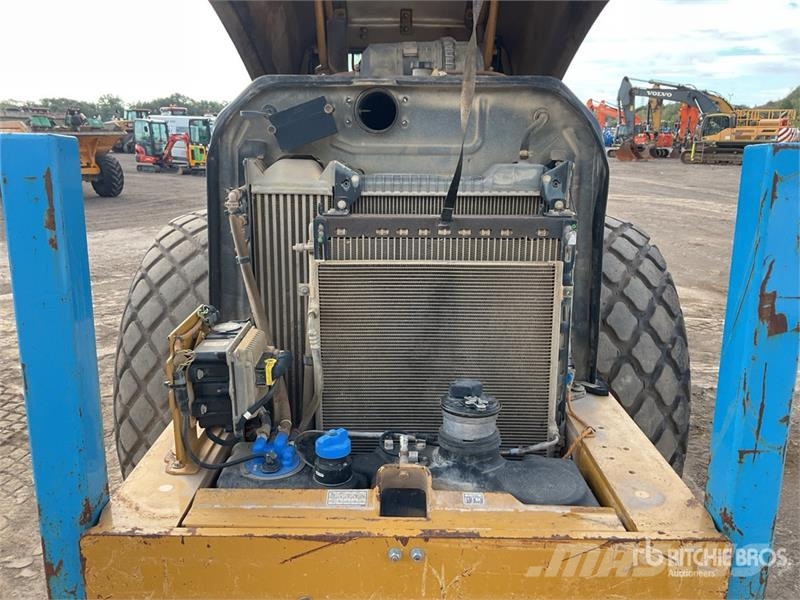 CAT CS78B Smooth Drum Compactor Enkelt tromle