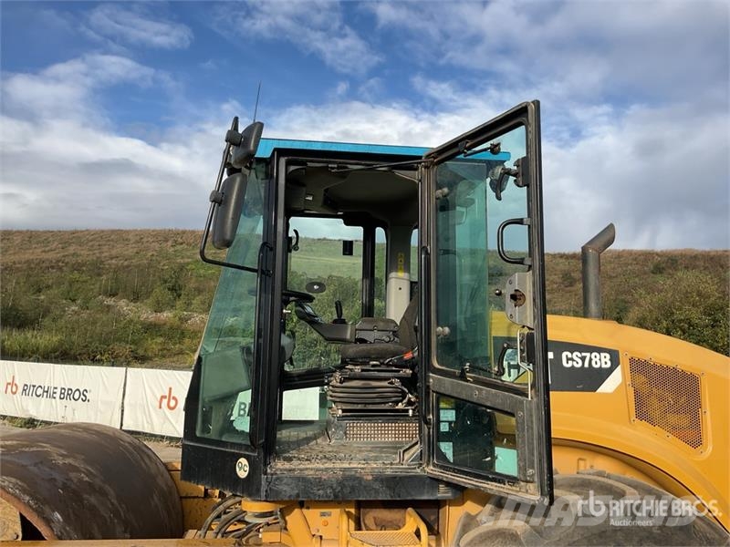 CAT CS78B Smooth Drum Compactor Single drum rollers
