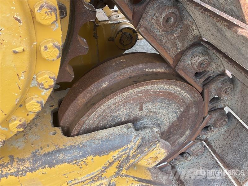CAT D5 Buldožerji goseničarji