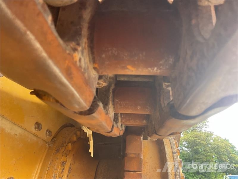 CAT D5 Buldožerji goseničarji