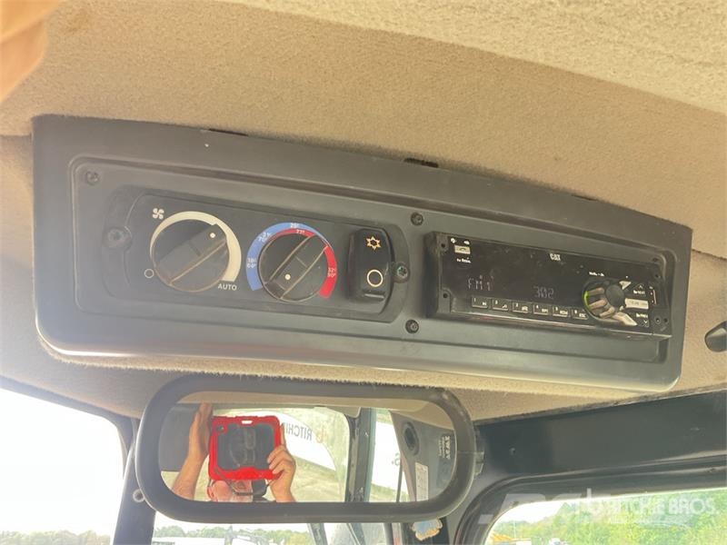CAT D5 Buldožerji goseničarji