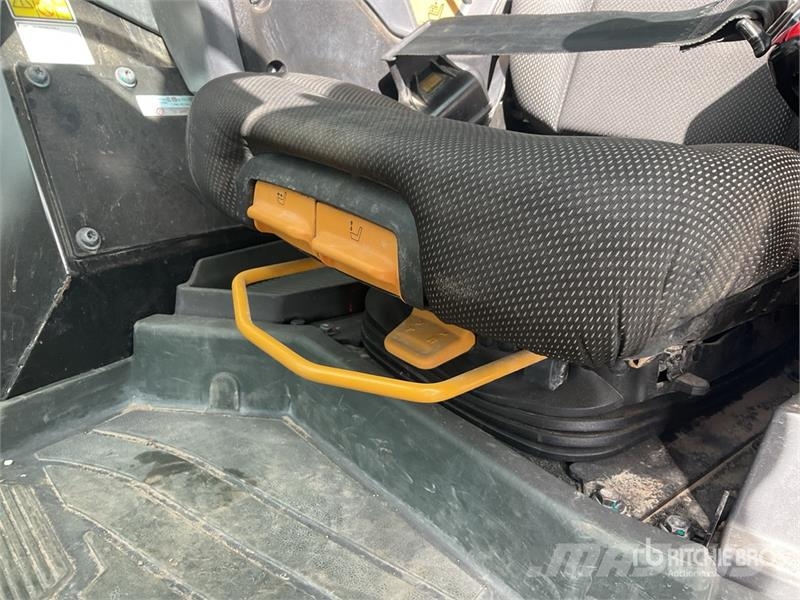 CAT D5 Buldožerji goseničarji