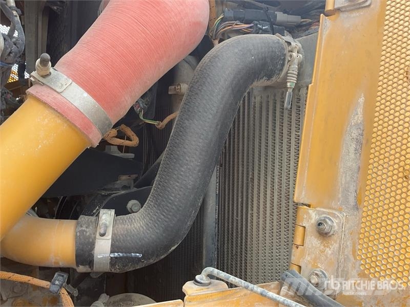 CAT D5 Buldožerji goseničarji