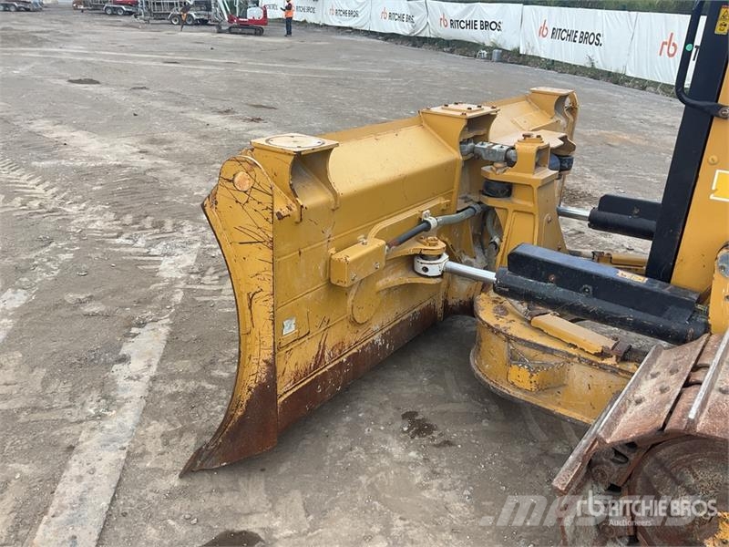 CAT D5 Buldožerji goseničarji